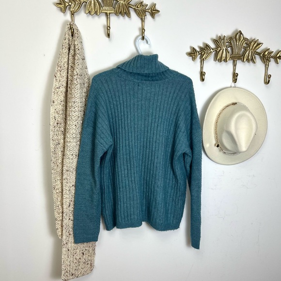 Teal knit turtleneck sweater Xl ptp 23.5” l 27” - Picture 4 of 4